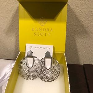 Kendra Scott Dangle Pierces Earrings